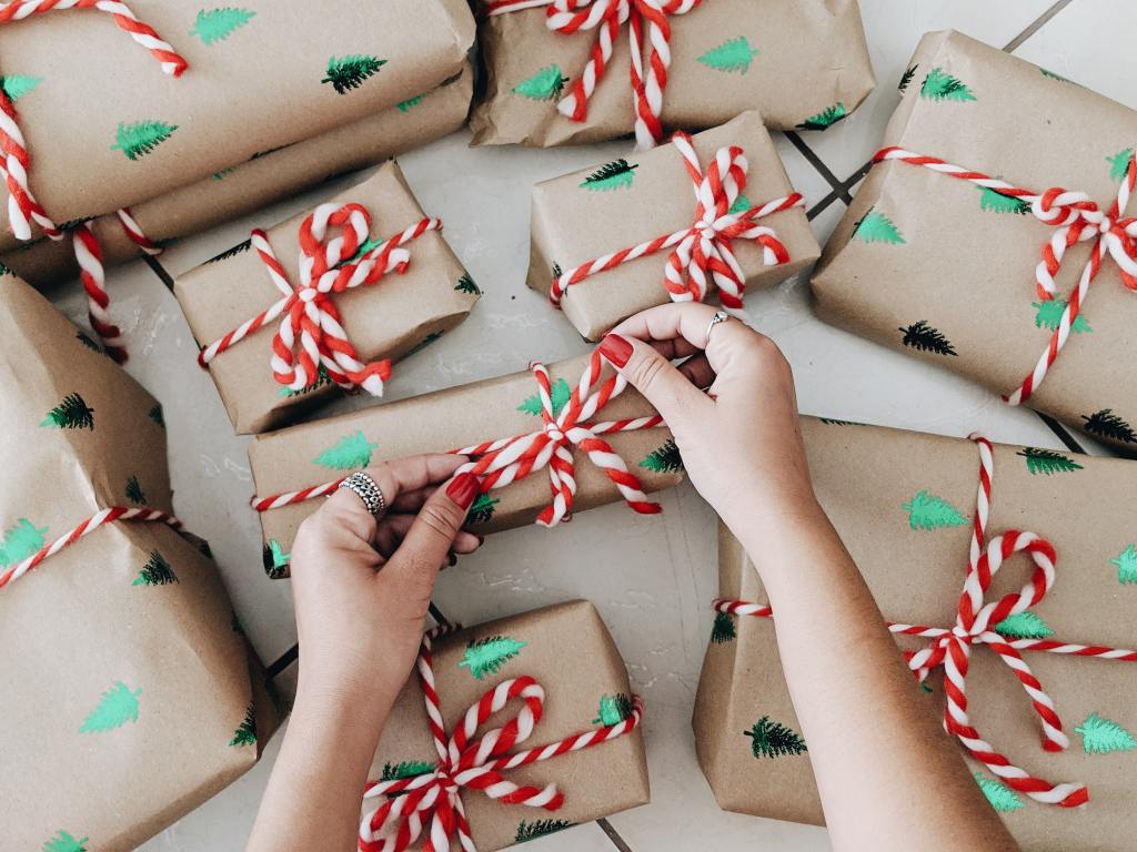Paquet cadeau : astuces DIY de Noël